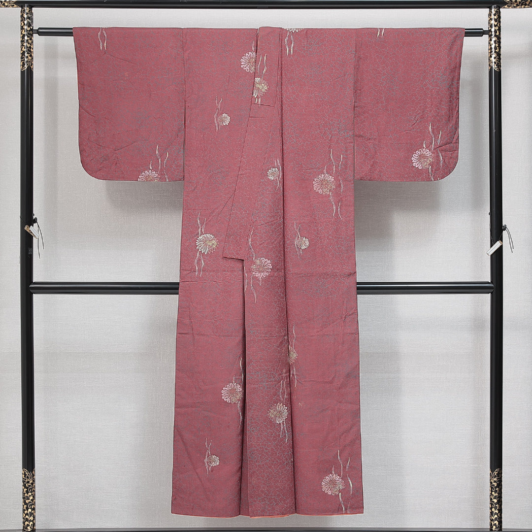 アンティーク 小紋 袷 身丈141cm 裄丈63cm 正絹 Dランク XSサイズ バチ衿 手描き 菊 金彩 ピンク系 1215-14782