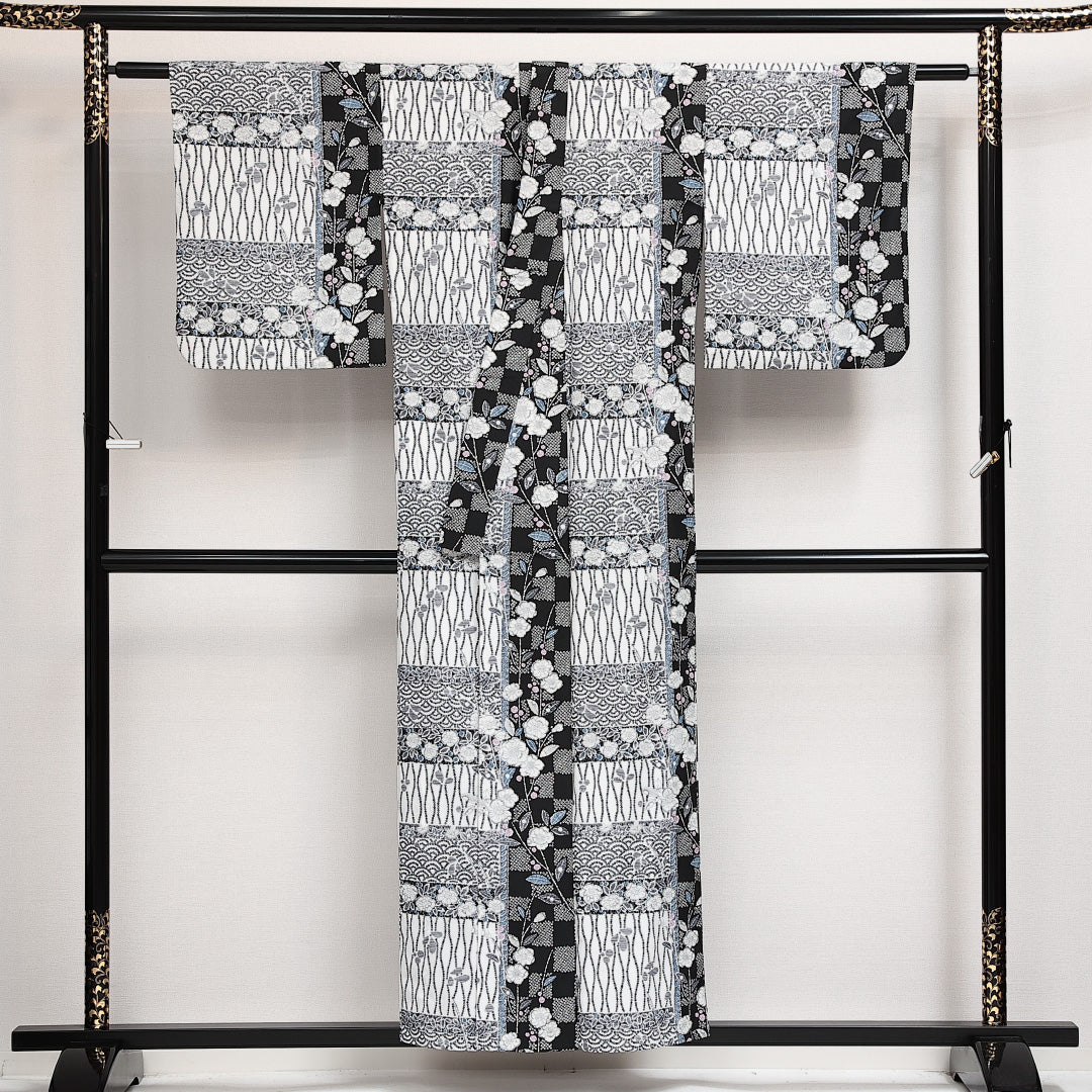 小紋 単衣 洗える着物 身丈152cm 裄丈62cm Bランク ポリエステル バチ衿 Sサイズ インフォーマル 辻が花柄 上品 華やか 黒系 白系 1215-14013