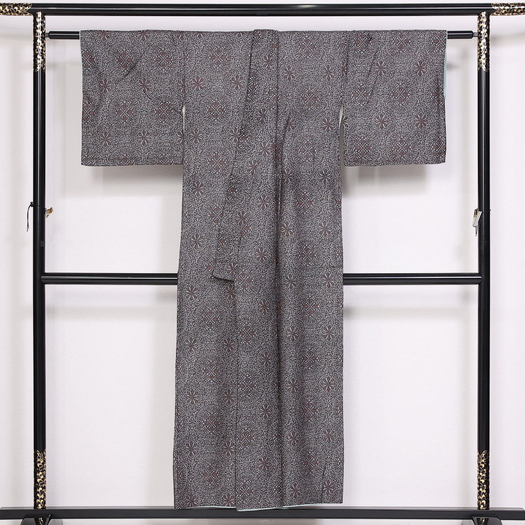 アンティーク 紬 身丈149cm 裄丈62cm Aランク 袷 正絹 バチ衿 宝相華 1216-10096