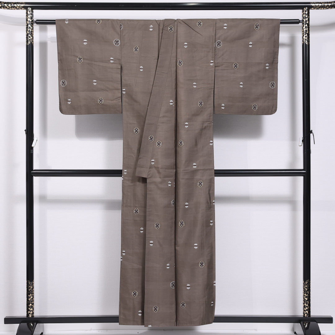 アンティーク 銘仙の着物 袷 身丈155cm 裄丈62cm 正絹 Aランク 広衿 Mサイズ 幾何学柄 茶系 M4 1223-11615