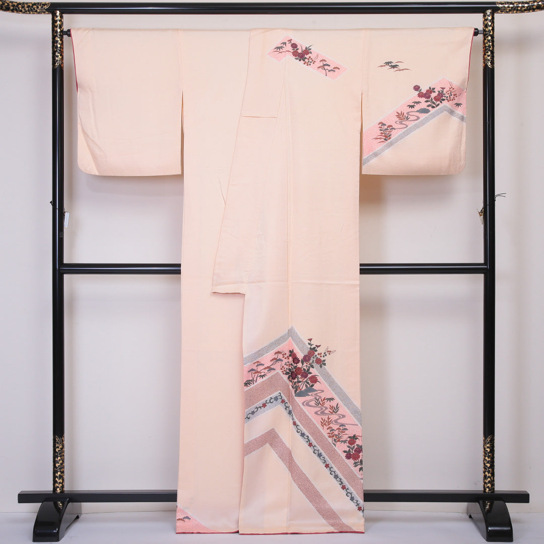 訪問着 袷 身丈166cm 裄丈70cm 正絹 Aランク 一つ紋 (五三桐) 紋意匠 (紗綾型) セミフォーマル 広衿 XLサイズ 金彩 菊 クリーム系 RP 1217-04527