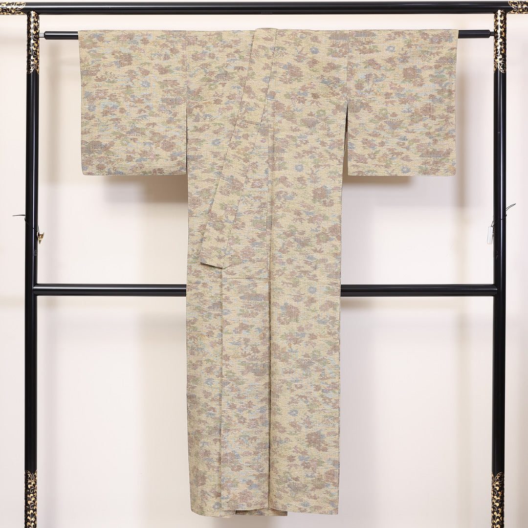 紬 単衣 身丈145cm 裄丈62cm 正絹 Aランク カジュアル バチ衿 XSサイズ 肩当て 花柄 植物柄 クリーム系 RP 1223-03715