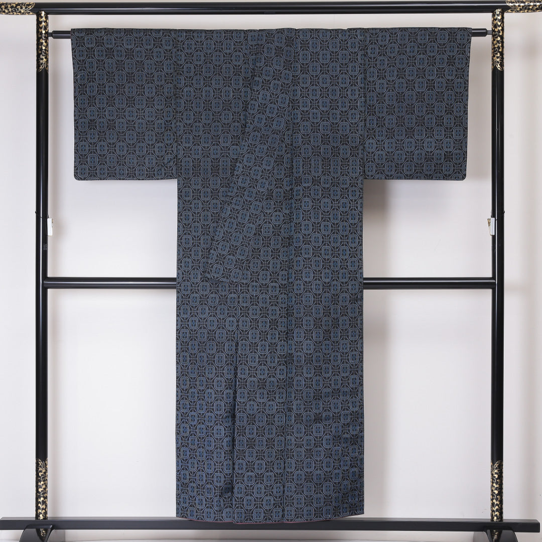 村山大島紬 袷 身丈150cm 裄丈63cm 正絹 Bランク インフォーマル 広衿 Sサイズ 蜀江 紺系 RP 1223-03359