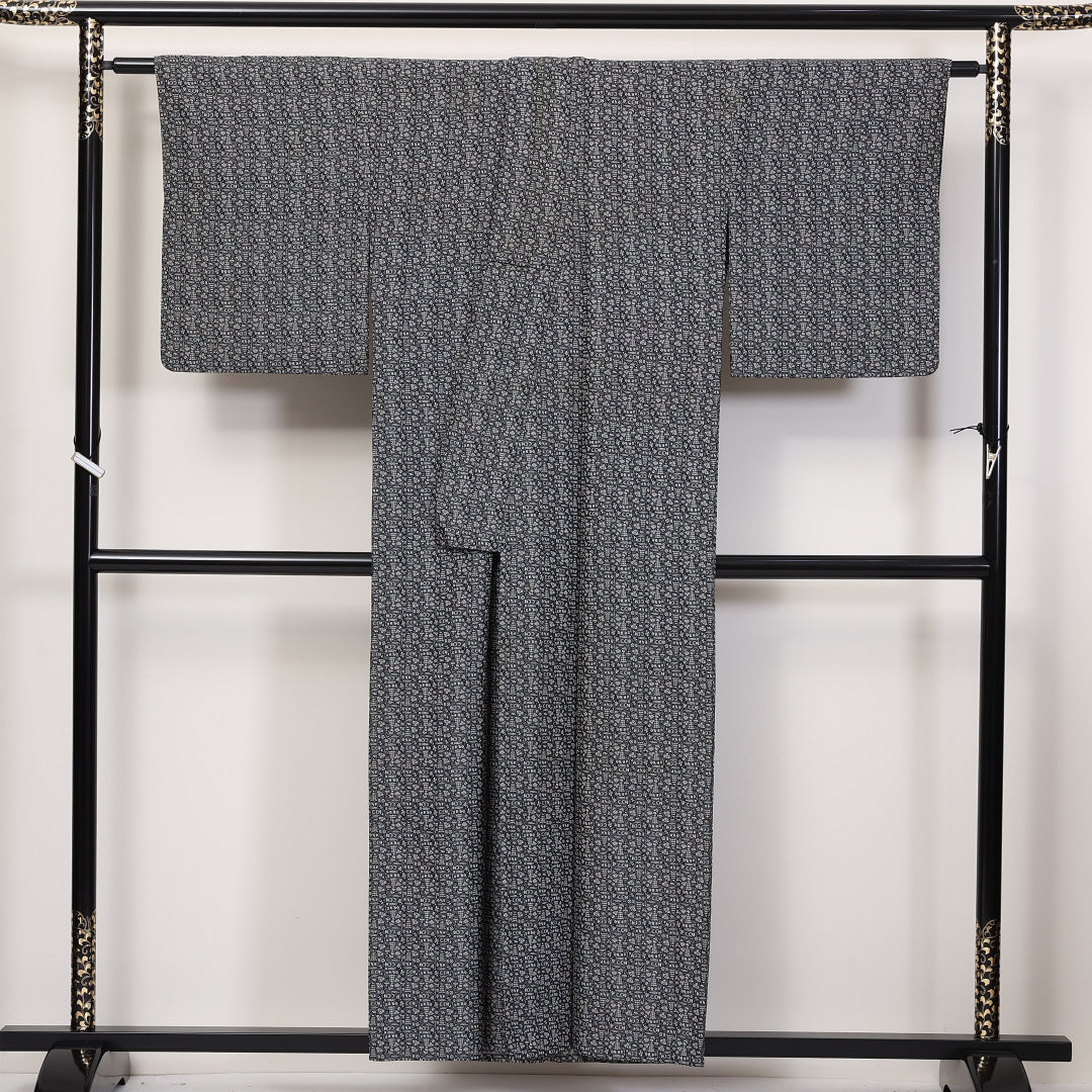 紬 単衣 身丈154cm 裄丈64cm 正絹 Cランク カジュアル 広衿 Sサイズ 創作柄 黒系 LP 1223-03722
