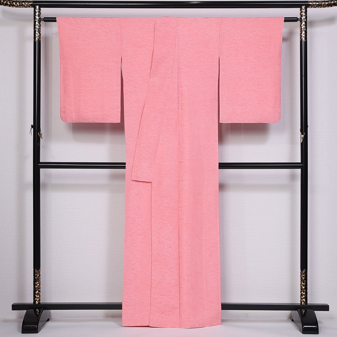 色無地 袷 身丈161cm 裄丈65cm 正絹 Bランク 一つ紋 (中陰五三桐) 紋意匠 (創作柄) セミフォーマル 広衿 Lサイズ ピンク系 HP 1219-10440