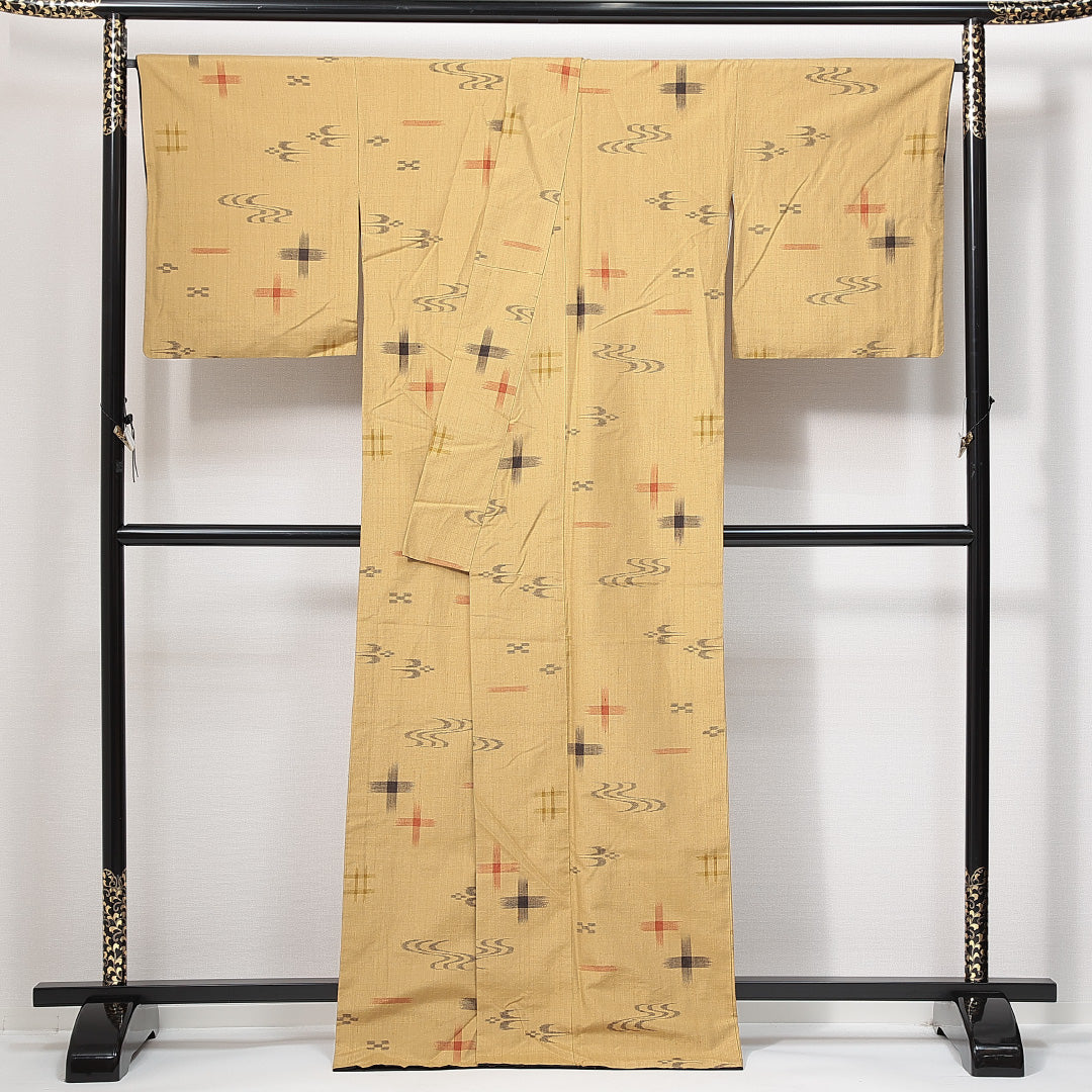 琉球絣の着物 袷 身丈167cm 裄丈69cm 正絹 Sランク カジュアル 広衿 XLサイズ トゥイグァー 黄系 PO 1223-14898