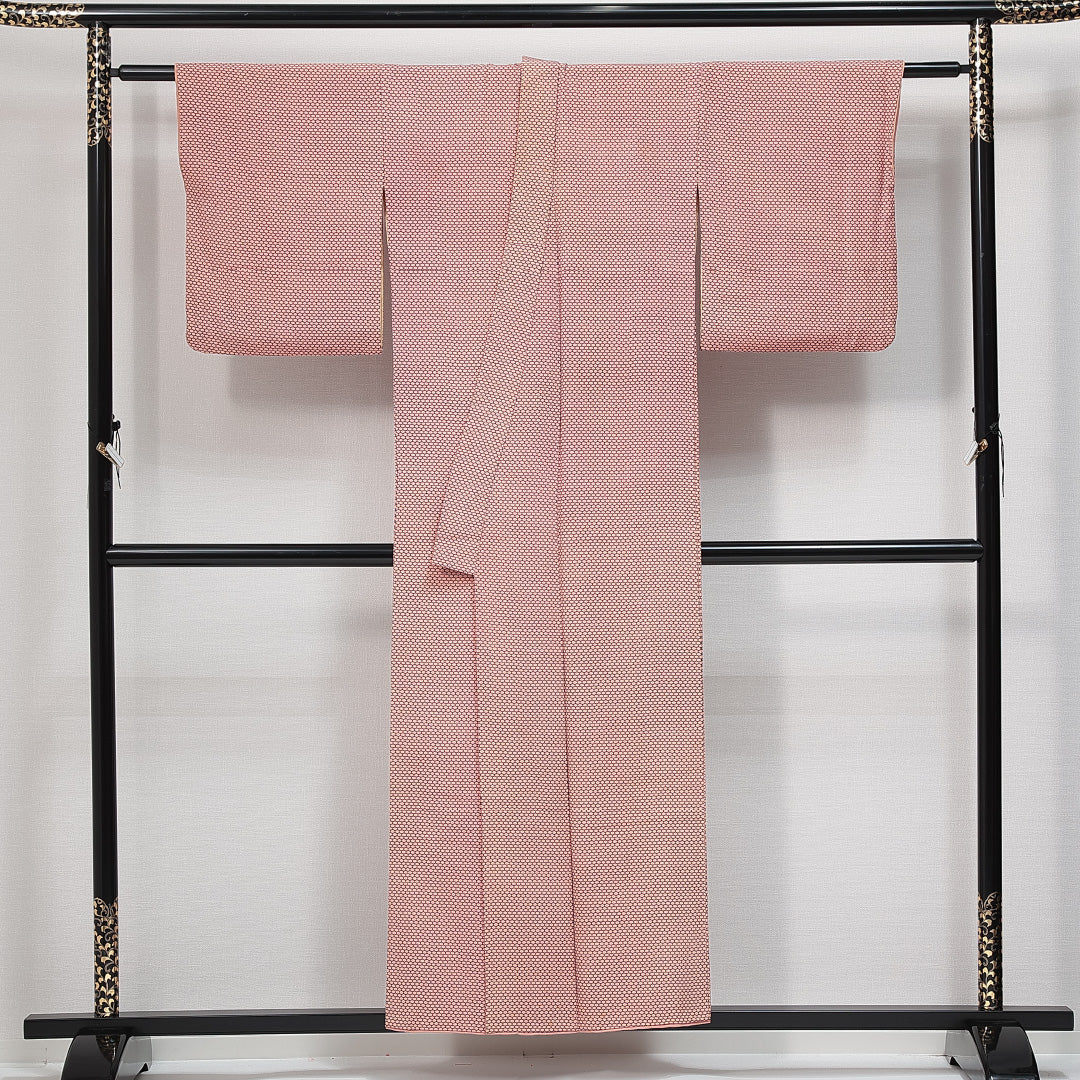 小紋 袷 身丈153cm 裄丈64cm 正絹 Cランク インフォーマル バチ衿 Sサイズ 亀甲 ピンク系 HP 1221-14733