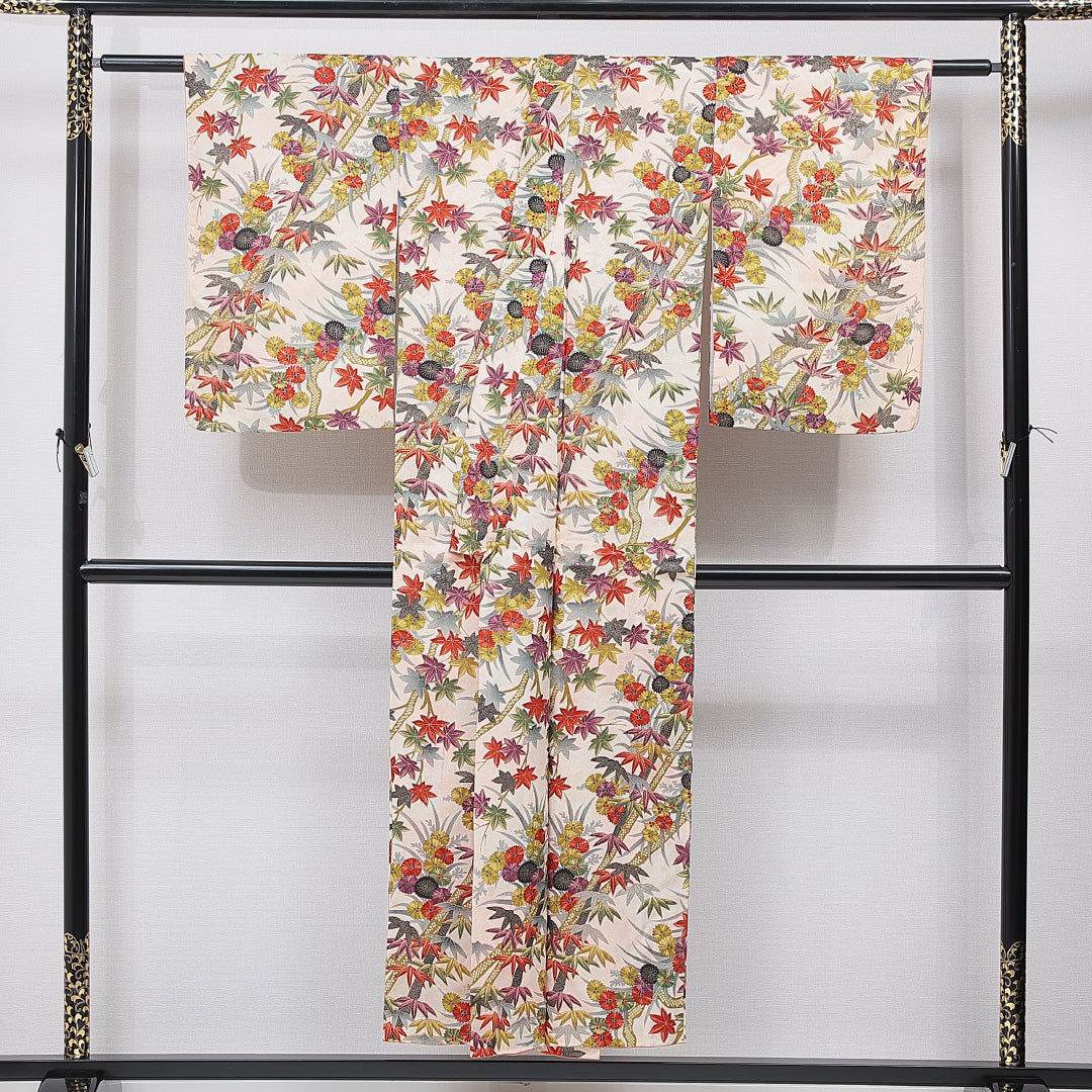 アンティーク 小紋 袷 身丈148cm 裄丈62cm 正絹 Bランク XSサイズ バチ衿 菊 紅葉 クリーム系 多色系 1215-15625
