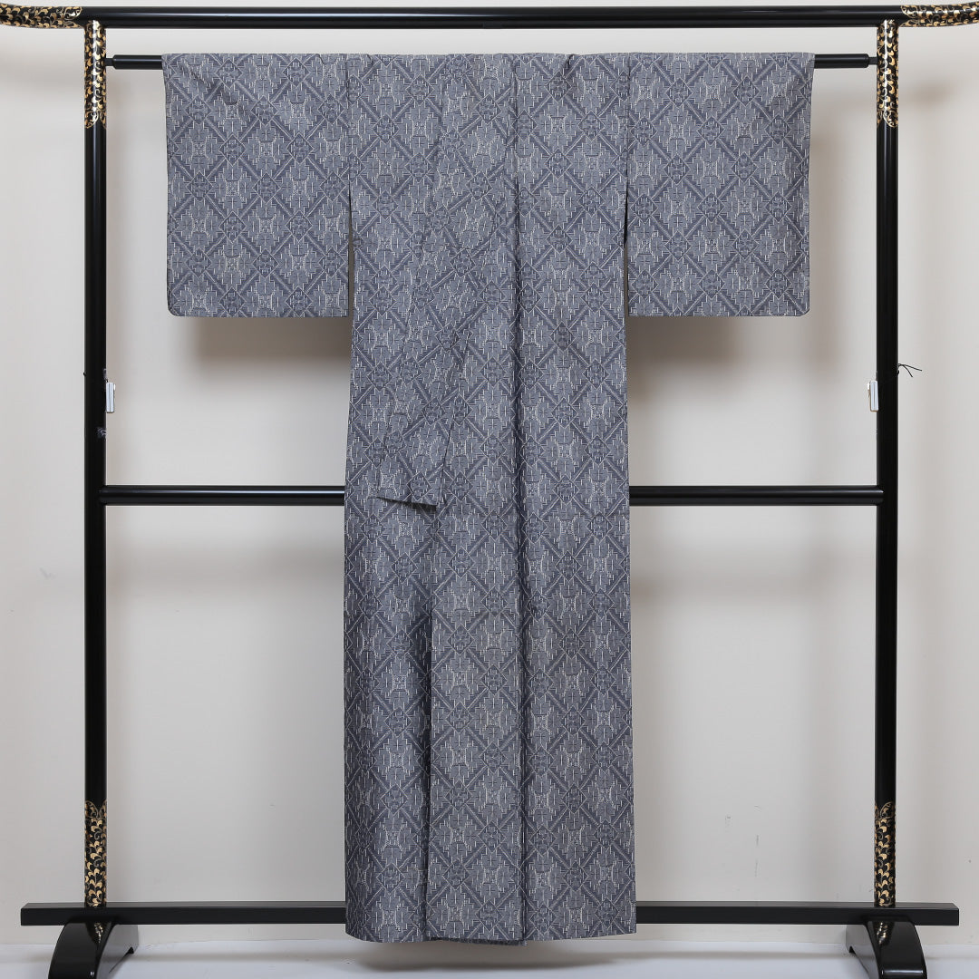 村山大島紬 単衣 身丈156cm 裄62cm 正絹 グレー系 Aランク 1216004483322