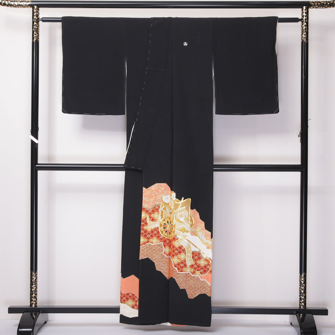 黒留袖 袷 身丈156cm 裄64cm 正絹 五つ紋 金駒刺繡 比翼仕立て 御所車 金彩 花菱 丸に三つ柏 黒系 しつけ糸 Cランク 1211-00126