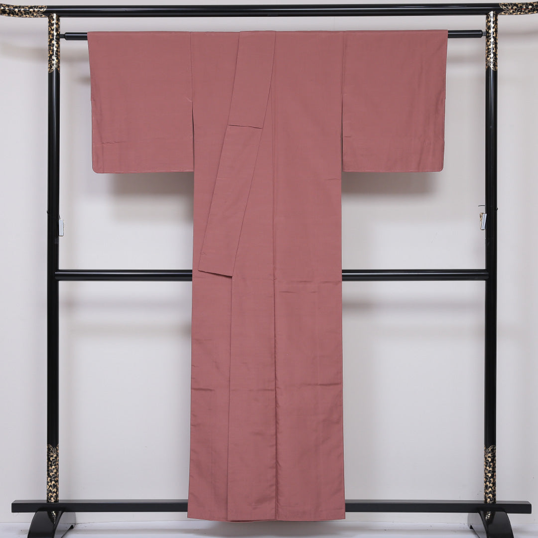 紬 袷 身丈155cm 裄62.5cm 正絹 ピンク系 Sランク 真綿紬 地紋なし 色無地 1216-00678-2313
