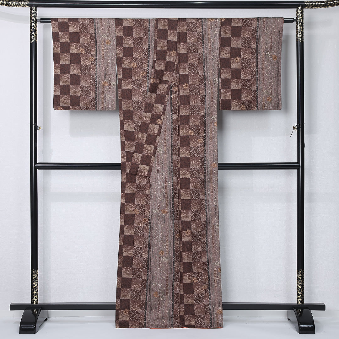 洗える着物 小紋 袷 身丈163cm 裄丈65cm ポリエステル Sランク インフォーマル 広衿 Lサイズ 市松 桜 茶系 RP 1221-12358
