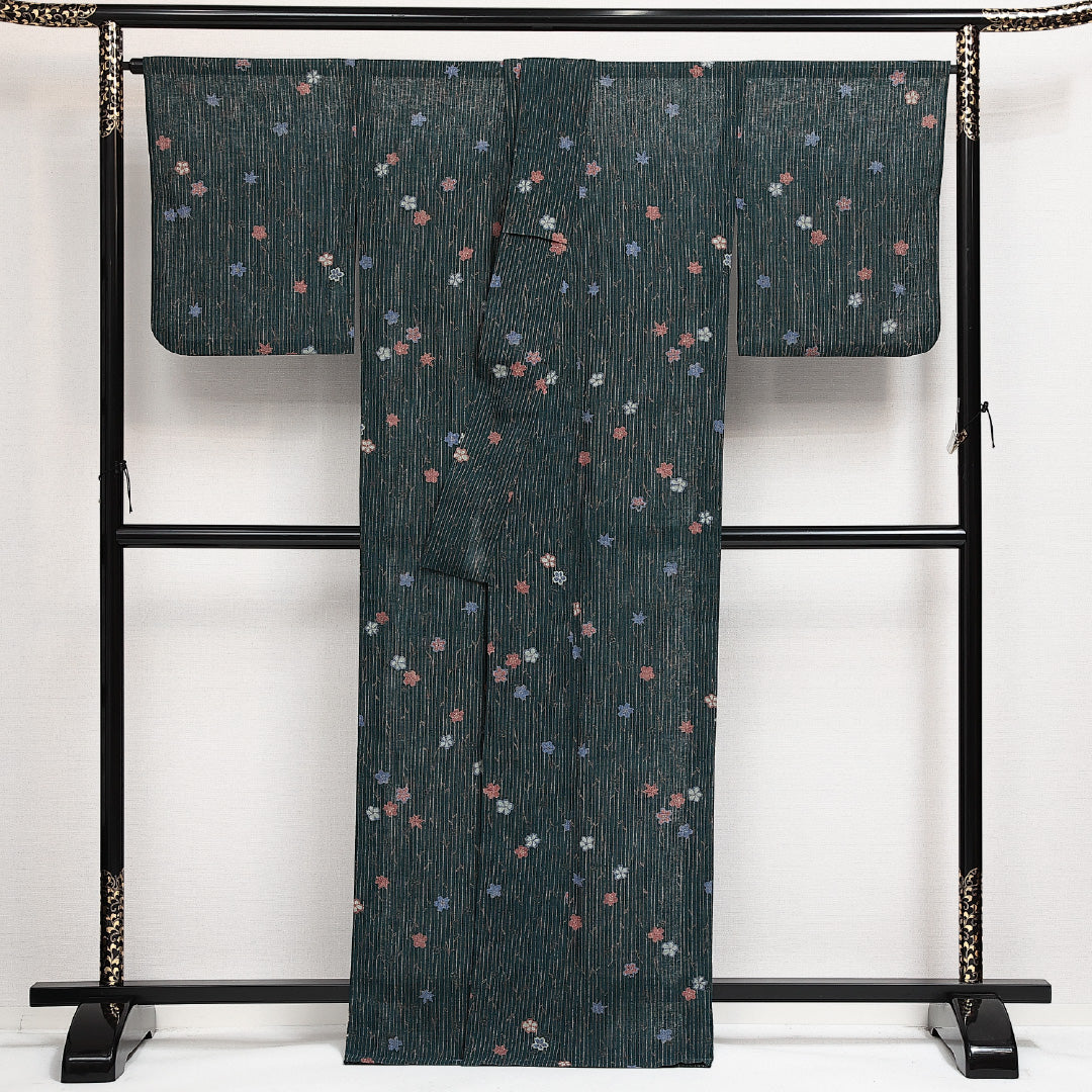 小紋 夏紬 洗える着物 身丈156cm 裄丈65cm Sランク ポリエステル 広衿 Mサイズ カジュアル 桜 紅葉 可憐 しとやか 緑系 1215-14027