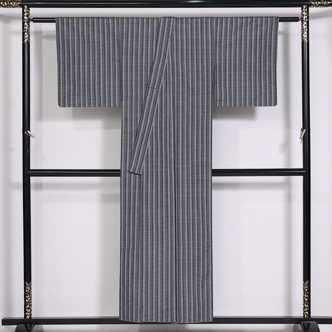 大島紬 胴抜き 身丈152cm 裄61cm 正絹 縞 グレー系 Sランク 1216-01458