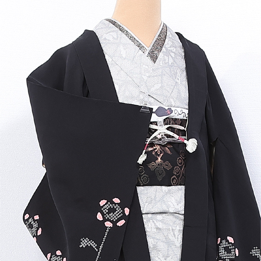 黒羽織 袷 身丈79cm 裄丈63cm 正絹 Sランク インフォーマル Sサイズ 絵羽羽織 紐あり 花柄 鹿の子柄 黒系 RP 1233-11155