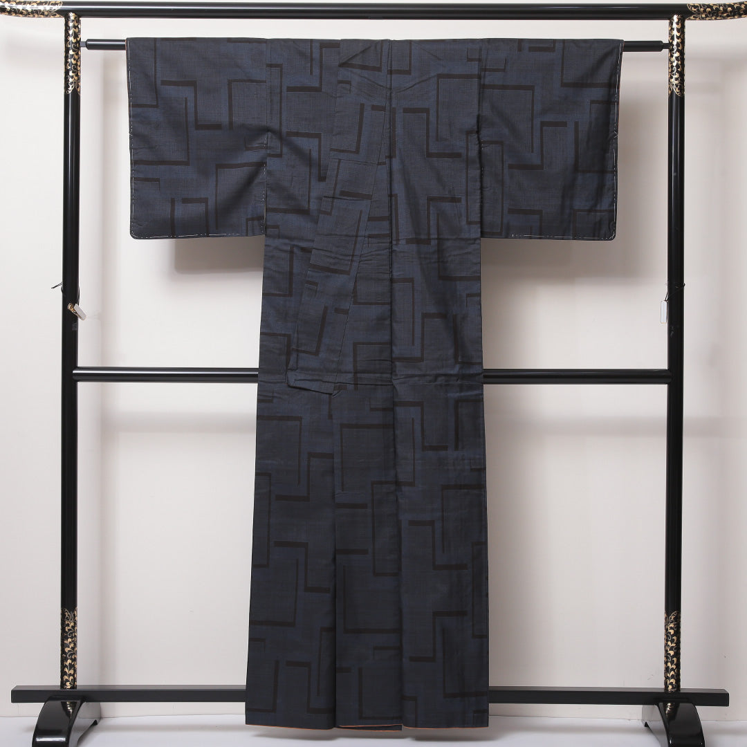 大島紬 袷 身丈159cm 裄丈62cm 正絹 Aランク インフォーマル 広衿 Mサイズ 幾何学柄 紺系 RP 1223-03526