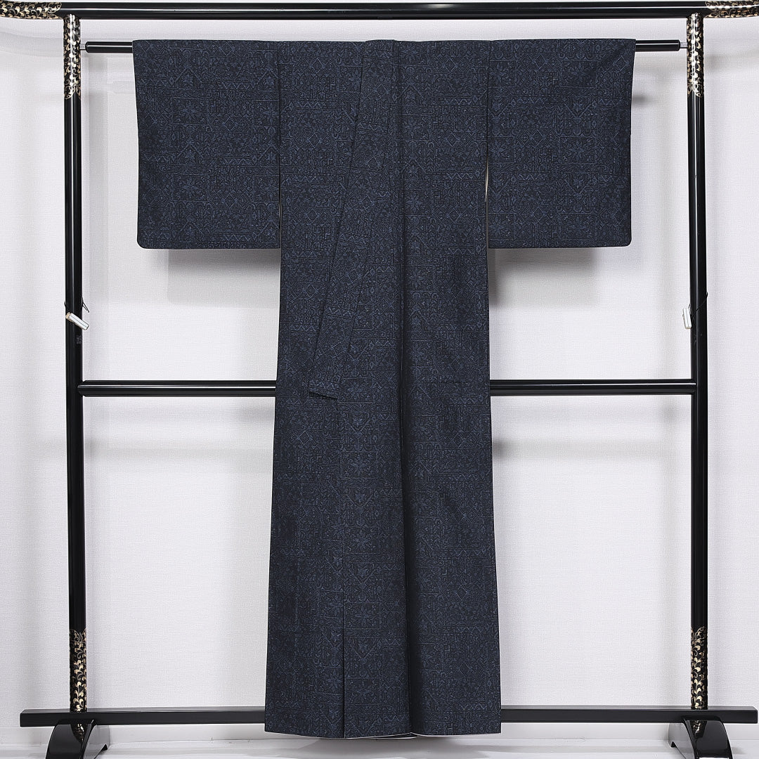 大島紬 袷 身丈154cm 裄丈61cm 正絹 Cランク インフォーマル バチ衿 Sサイズ 創作柄 紺系 HP 1223-11241
