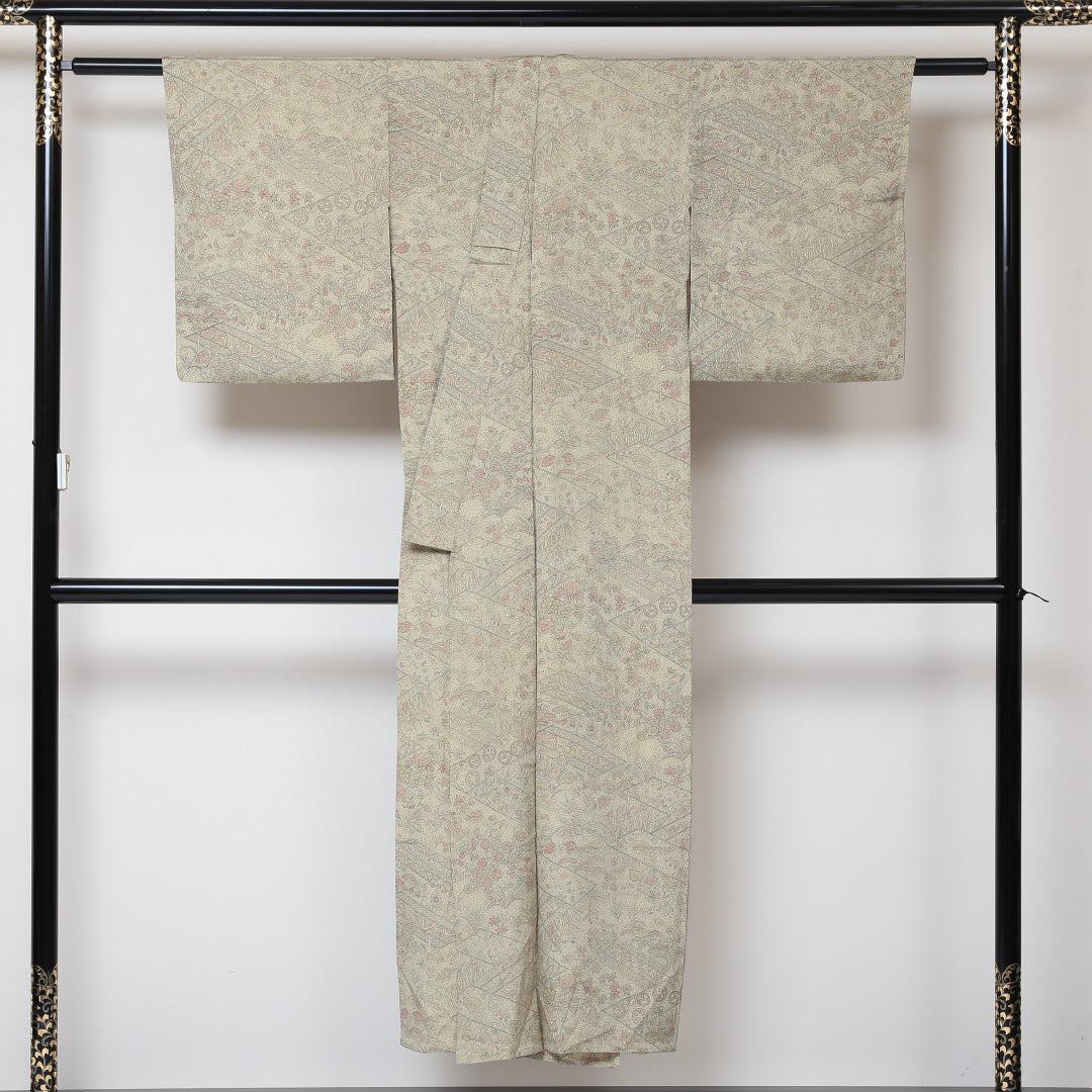 小紋 単衣 身丈145cm 裄丈62cm 正絹 Aランク インフォーマル バチ衿 XSサイズ 古典柄 ベージュ系 RP 1221-01519