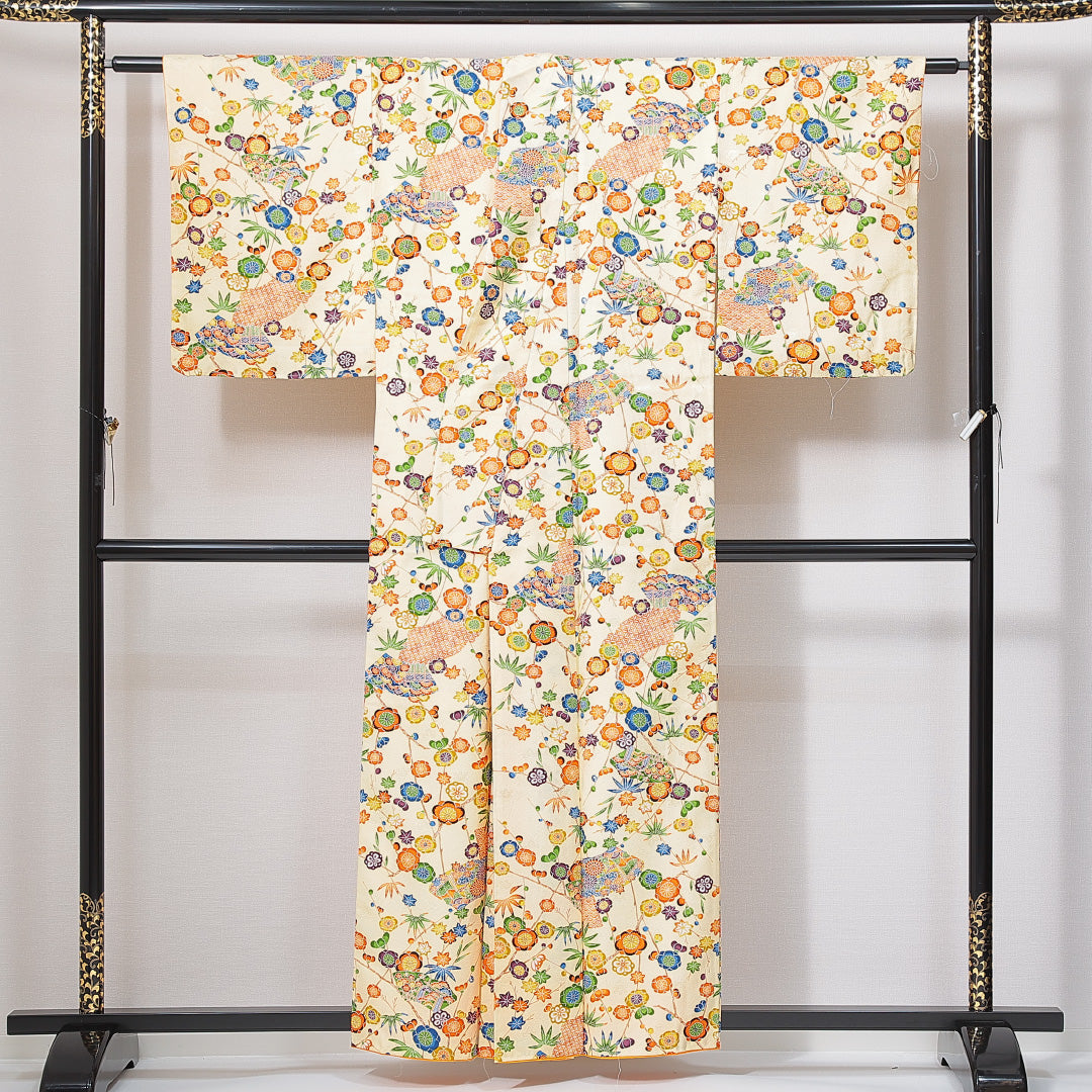小紋 袷 身丈157cm 裄丈62cm 正絹 Sランク インフォーマル 広衿 Mサイズ 梅 古典柄 ベージュ系 RP 1221-14906