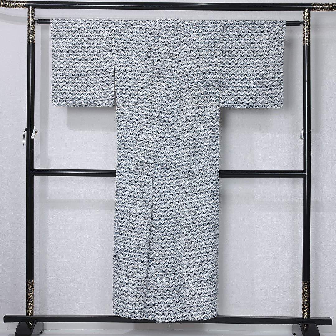 小紋 身丈149cm 裄丈62cm Sランク XS 正絹 単衣 広衿 蝶 カジュアル グレー系 1215-12224