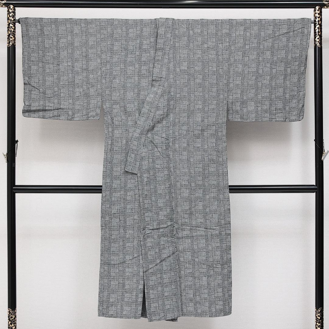 木綿の浴衣 男性用 夏物 洗える着物 夏物 身丈137cm 裄丈70cm 木綿 Aランク Sサイズ バチ衿 カジュアル 創作柄 グレー系 1219-14599