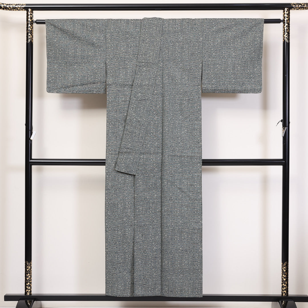 洗える着物 ウールの紬 単衣 身丈152cm 裄丈64cm ウール Sランク カジュアル 広衿 Sサイズ アラベスク文様 グレー系 RP 1223-03699