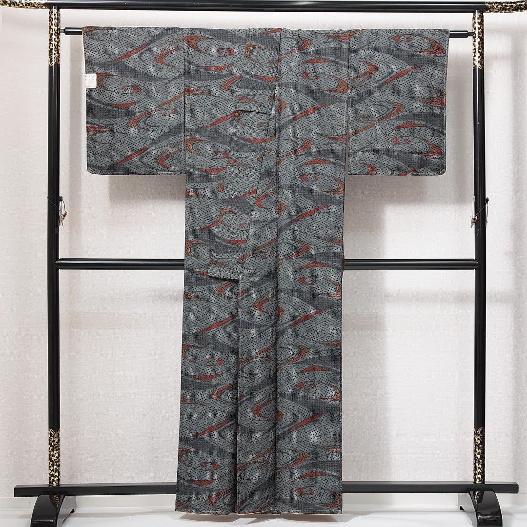 新古品 小紋 アンサンブル 洗える着物 袷 身丈159cm 裄丈64cm ポリエステル Nランク Mサイズ インフォーマル 渦 紗綾型 しつけ糸 グレー系 1215-14815