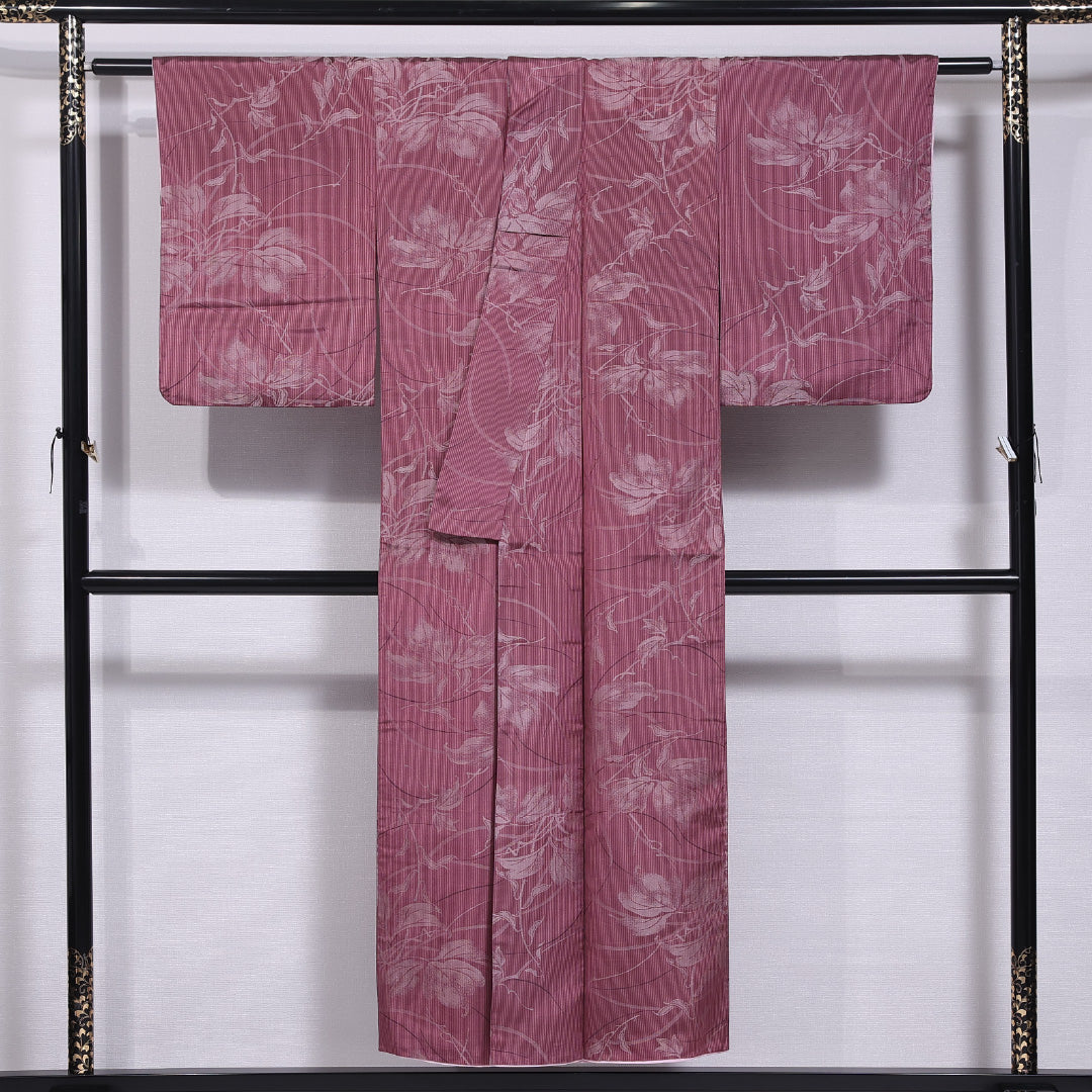 洗える着物 紬 袷 身丈147cm 裄丈61cm ポリエステル Sランク カジュアル 広衿 XSサイズ 百合 ピンク系 RP 1223-11791