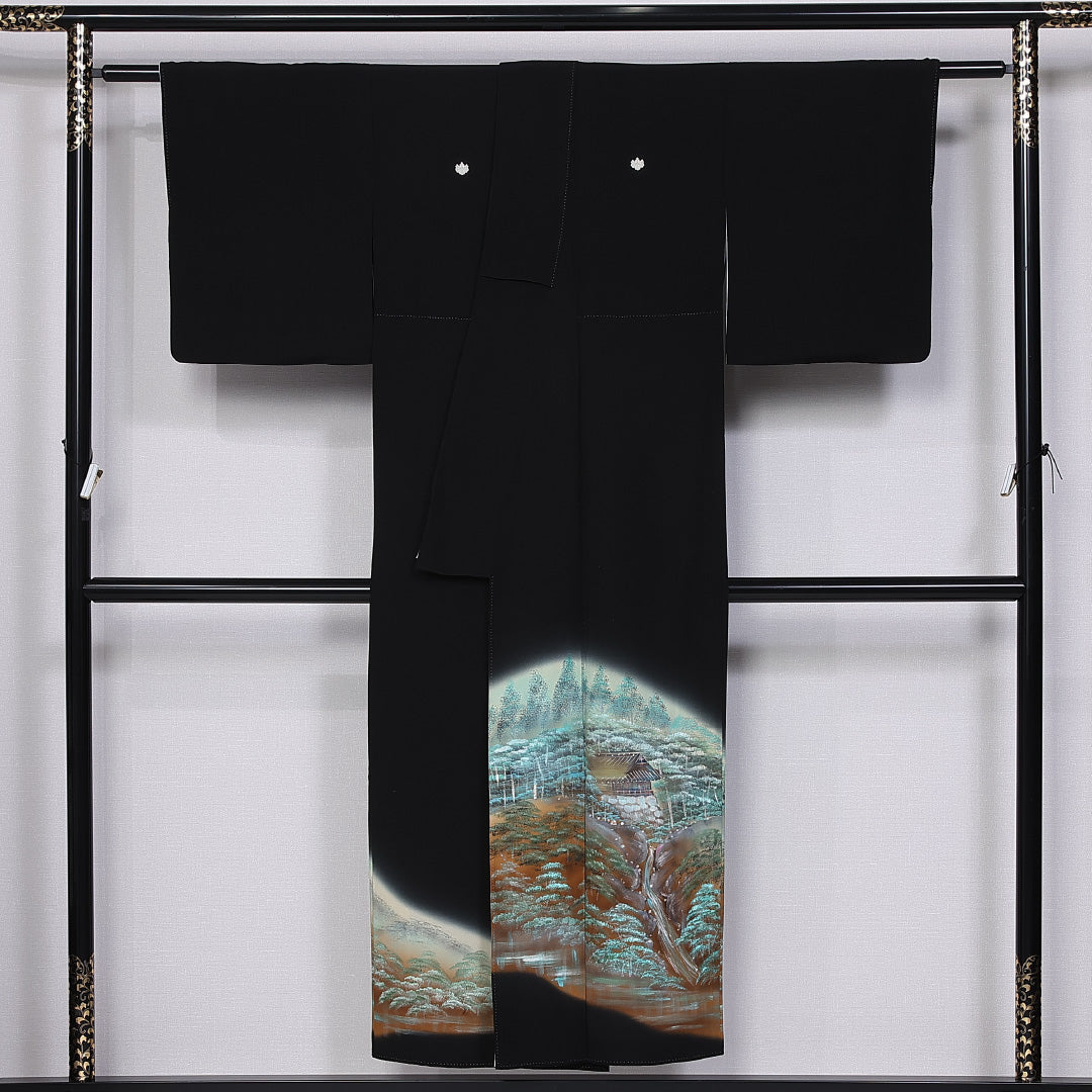 黒留袖 身丈147cm 裄丈61.5cm 袷 五つ紋 五三桐 正絹 Sランク 広衿 比翼仕立て 風景 手描き 1211-F0377