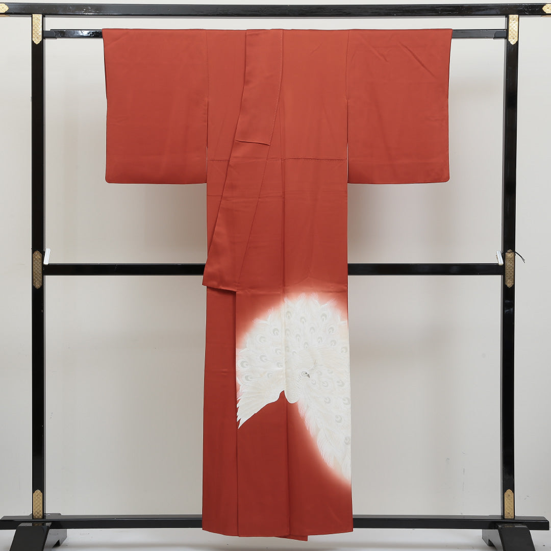 色留袖 身丈155cm 裄丈62.5cm Bランク 正絹 袷 広衿 M 刺繍 孔雀 セミフォーマル 朱系 1211-F0153