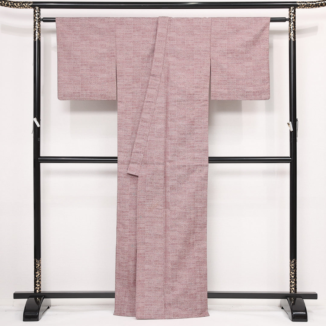 紬 単衣 身丈163cm 裄丈64cm 正絹 Bランク カジュアル バチ衿 Lサイズ 幾何学柄 ピンク系 HP 1223-13286