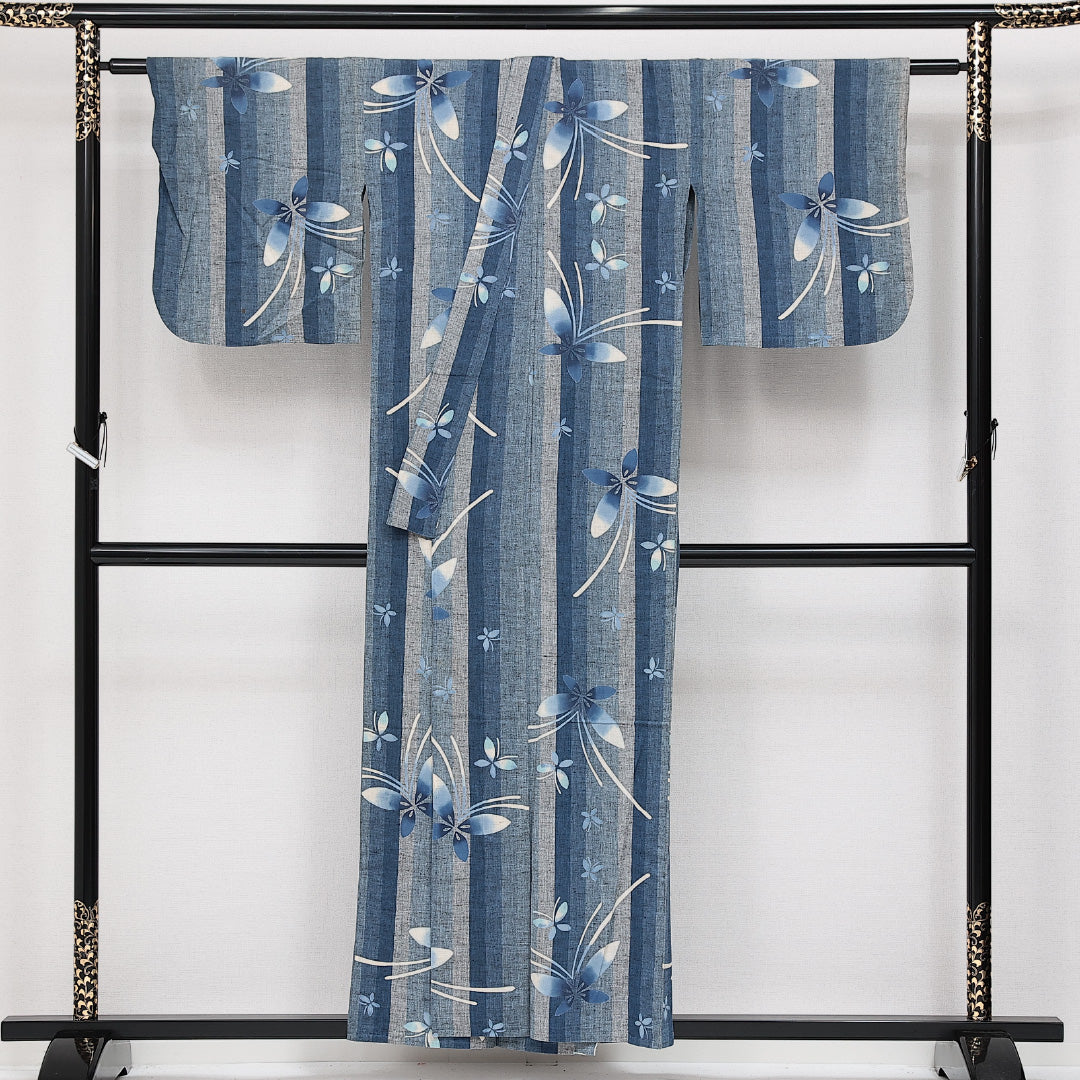 浴衣 夏物 洗える着物 身丈153cm 裄丈66cm Aランク 木綿 バチ衿 Sサイズ カジュアル 蝶 縞 素朴 しとやか 水色系 グレー系 1218-14263