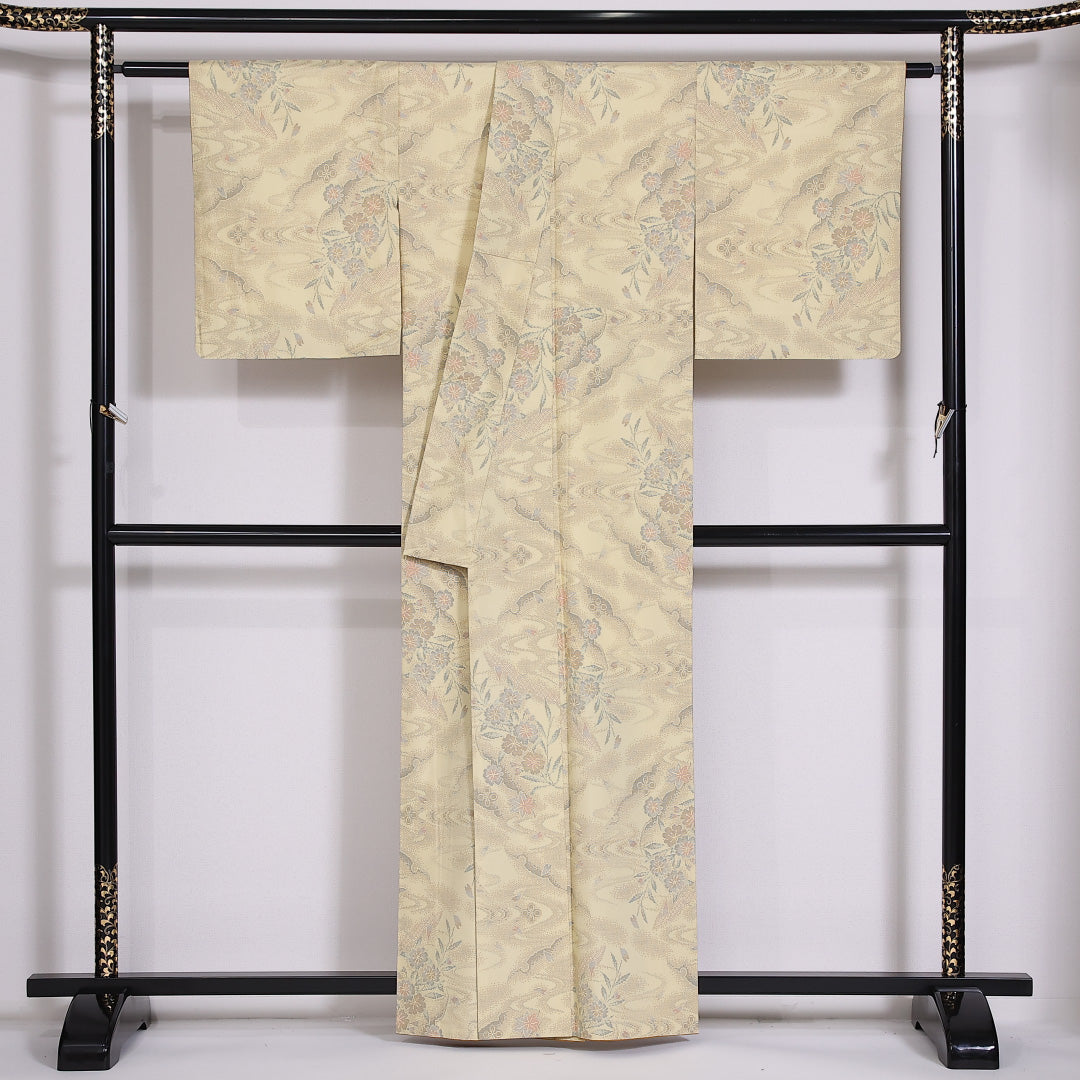 洗える着物 紬 袷 身丈159cm 裄丈63cm ポリエステル Sランク カジュアル 広衿 Mサイズ さが美 ガード加工 流水 紅葉 黄系 RP 1223-03924