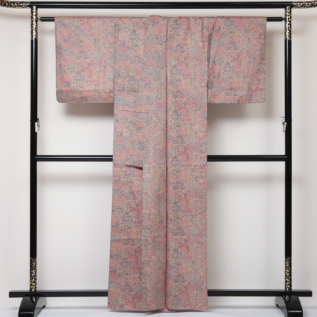 小紋 袷 身丈160cm 裄丈64cm 正絹 Sランク インフォーマル 広衿 Lサイズ 更紗 花柄 可憐 オリエンタル ピンク系 RP 1221-01603