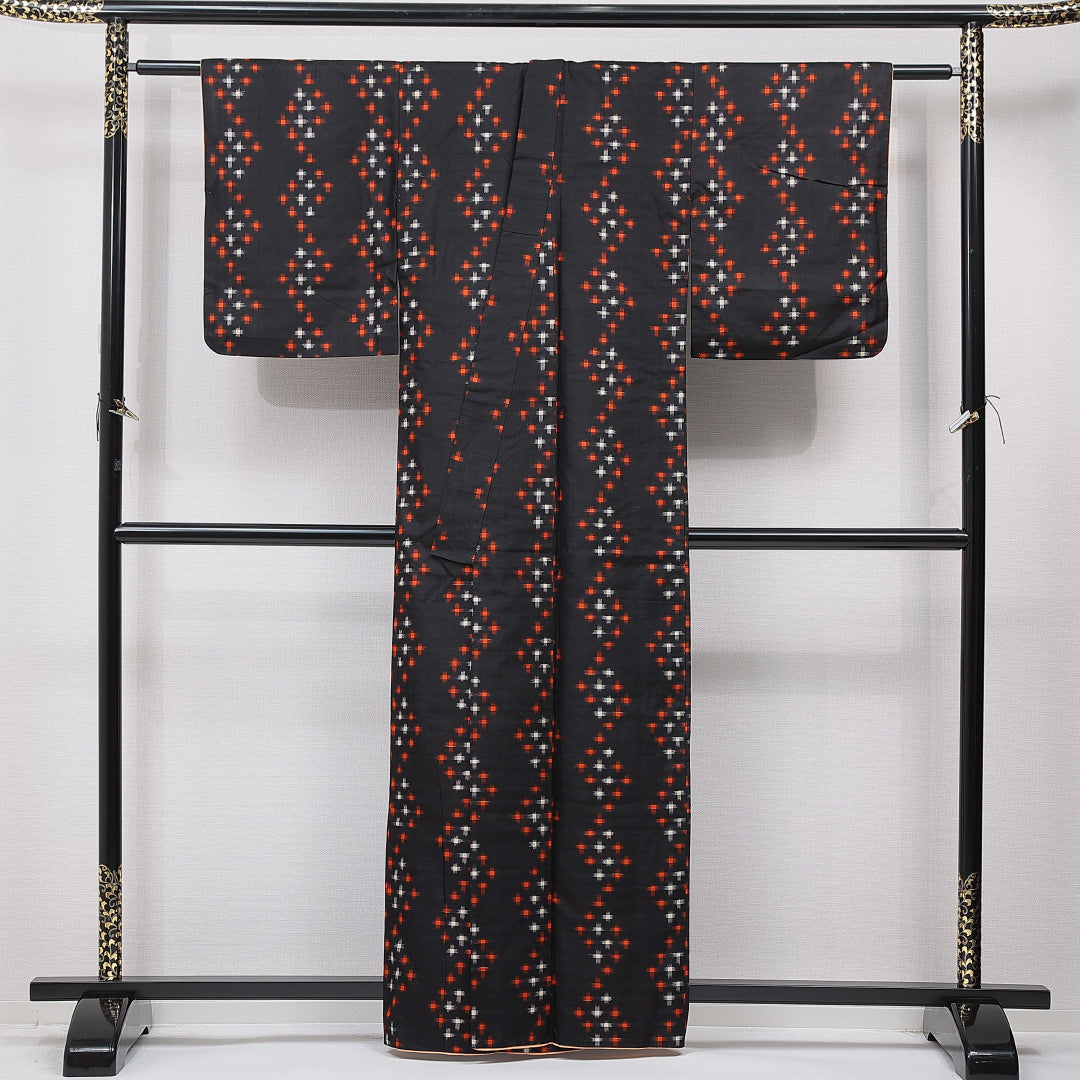 アンティーク 紬(銘仙) 袷 身丈161cm 裄丈62cm 正絹 Bランク Lサイズ バチ衿 十字絣 黒系 1216-15610