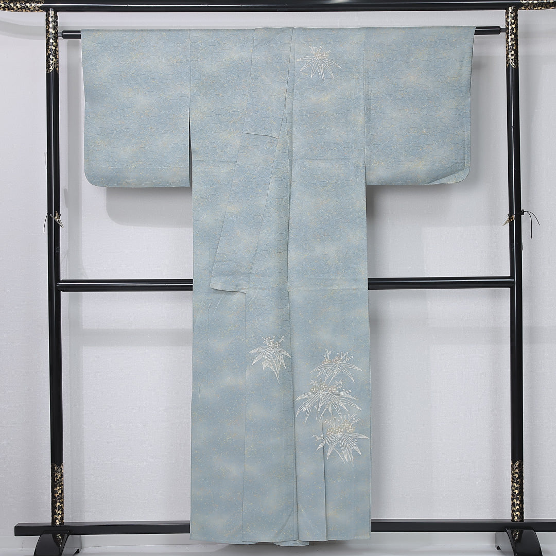 付下げ 身丈156cm 裄丈64cm Sランク M 正絹 単衣 広衿 一つ紋 上がり藤 相良刺繍 芝草 ぼかし 梅 笹 たたき染め セミフォーマル 水色系 1261-12318