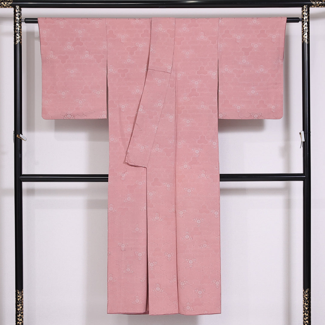小紋 袷 身丈143cm 裄61cm 正絹 毘沙門亀甲 菊 ピンク系 Sランク 1215-02481