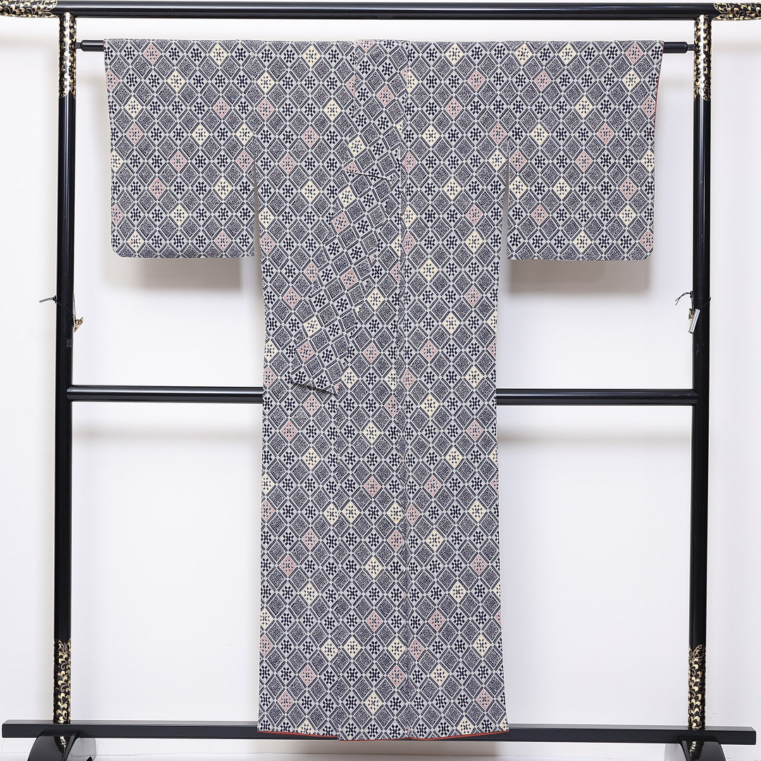 小紋 袷 身丈153cm 裄64cm 正絹 ダイヤ 菱形 グレー系 ちりめん Sランク 1215-02402