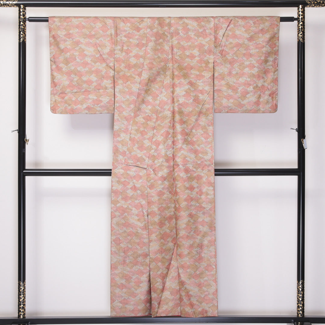 大島紬 袷 身丈150cm 裄丈63cm 正絹 Cランク インフォーマル 広衿 Sサイズ 松皮菱 ピンク系 LP 1223-03629