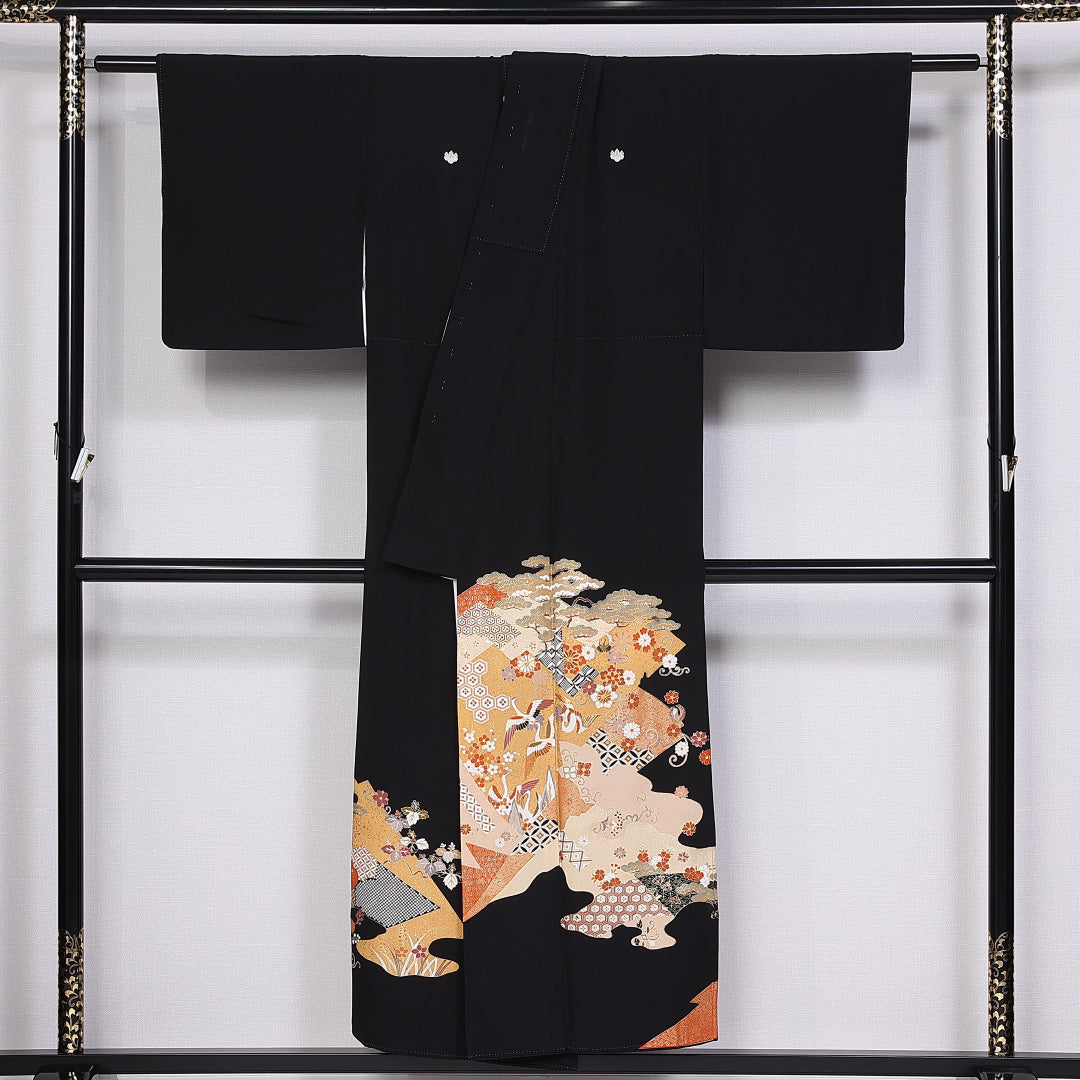黒留袖 五つ紋 五三桐 身丈148cm 裄丈60.5cm Aランク 正絹 袷 比翼 広衿 XS 鶴 吉祥文様 松 フォーマル 黒系 1211-F0300