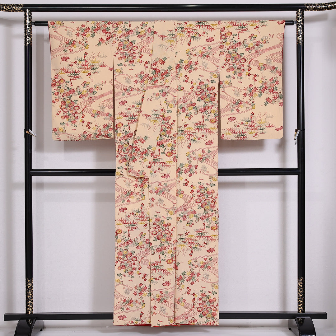 小紋 袷 身丈155.5cm 裄63.5cm 正絹 流水 梅 紅葉 菊 笹 クリーム系 Bランク 1215-02471
