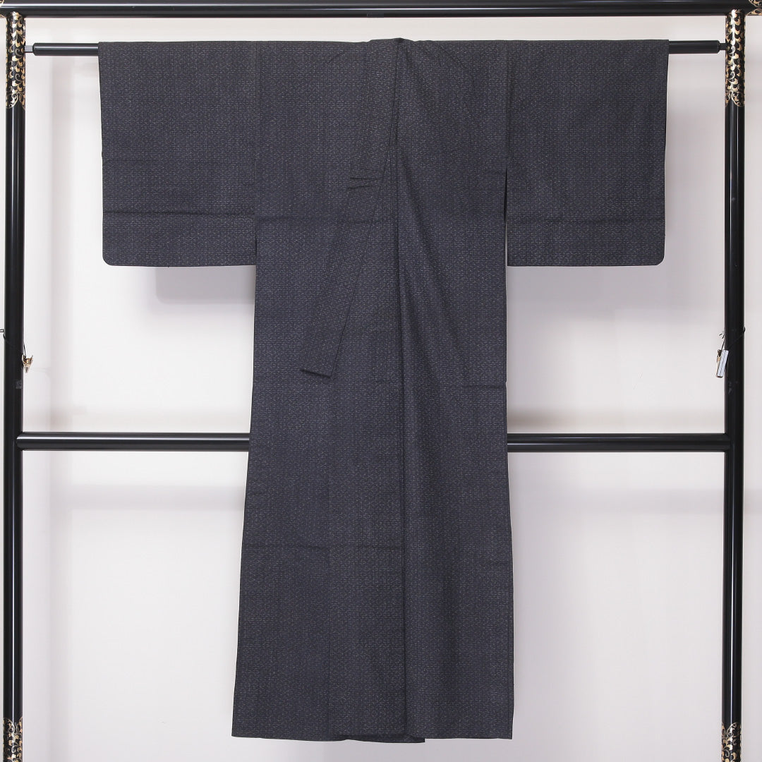 夏物 紬 夏紬 身丈136cm 裄丈60cm 正絹 Aランク カジュアル バチ衿 XSサイズ 居敷当て 肩当て 創作柄 紺系 RP 1223-03573