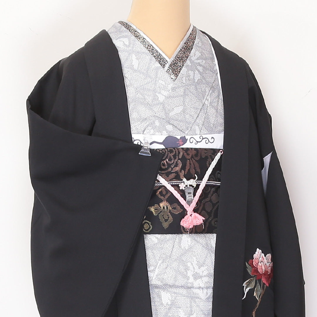 黒羽織 身丈82cm 裄丈63cm S 正絹 蘇州刺繡 牡丹 ラメ 絵羽羽織 紐あり 黒系 Sランク 1217-00812