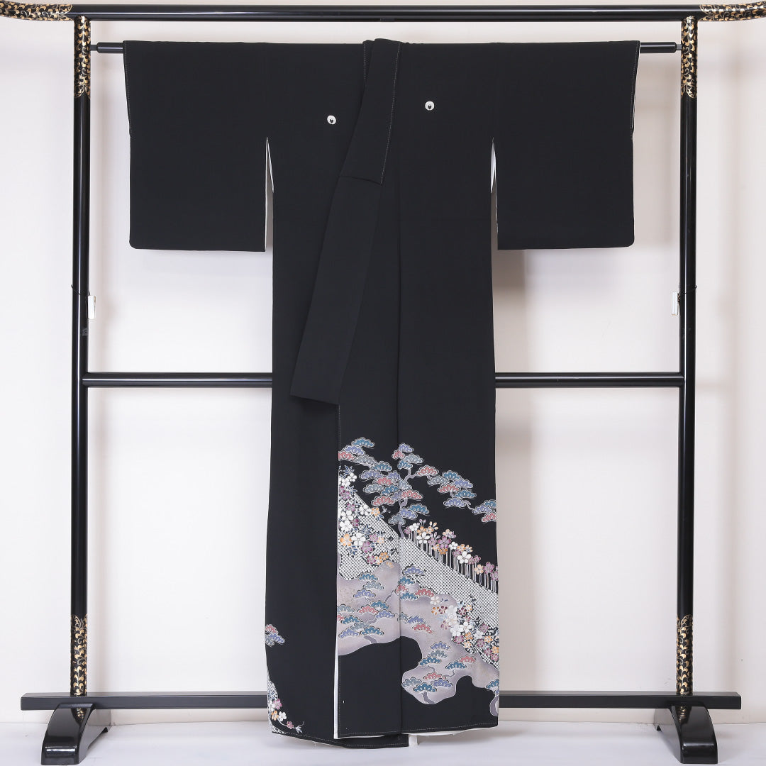 黒留袖 五つ紋 下り藤 身丈158cm 裄丈64cm Sランク 正絹 袷 比翼 広衿 M 京友禅 松 フォーマル 黒系 1211-F0215