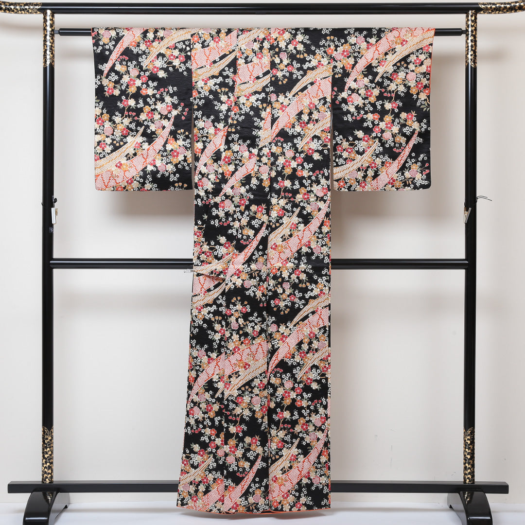 小紋 洗える着物 袷 身丈159cm 裄丈62cm ポリエステル Aランク Mサイズ 広衿 インフォーマル 古典柄 花柄 黒系 ピンク系 1215-01407