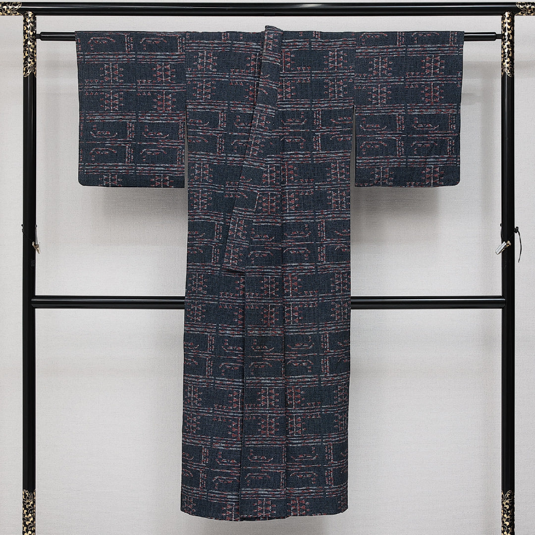 アンティーク 紬 夏物 洗える着物 身丈140cm 裄丈61cm Aランク 麻 バチ衿 XSサイズ シック 遊び心 紺系 1216-14446
