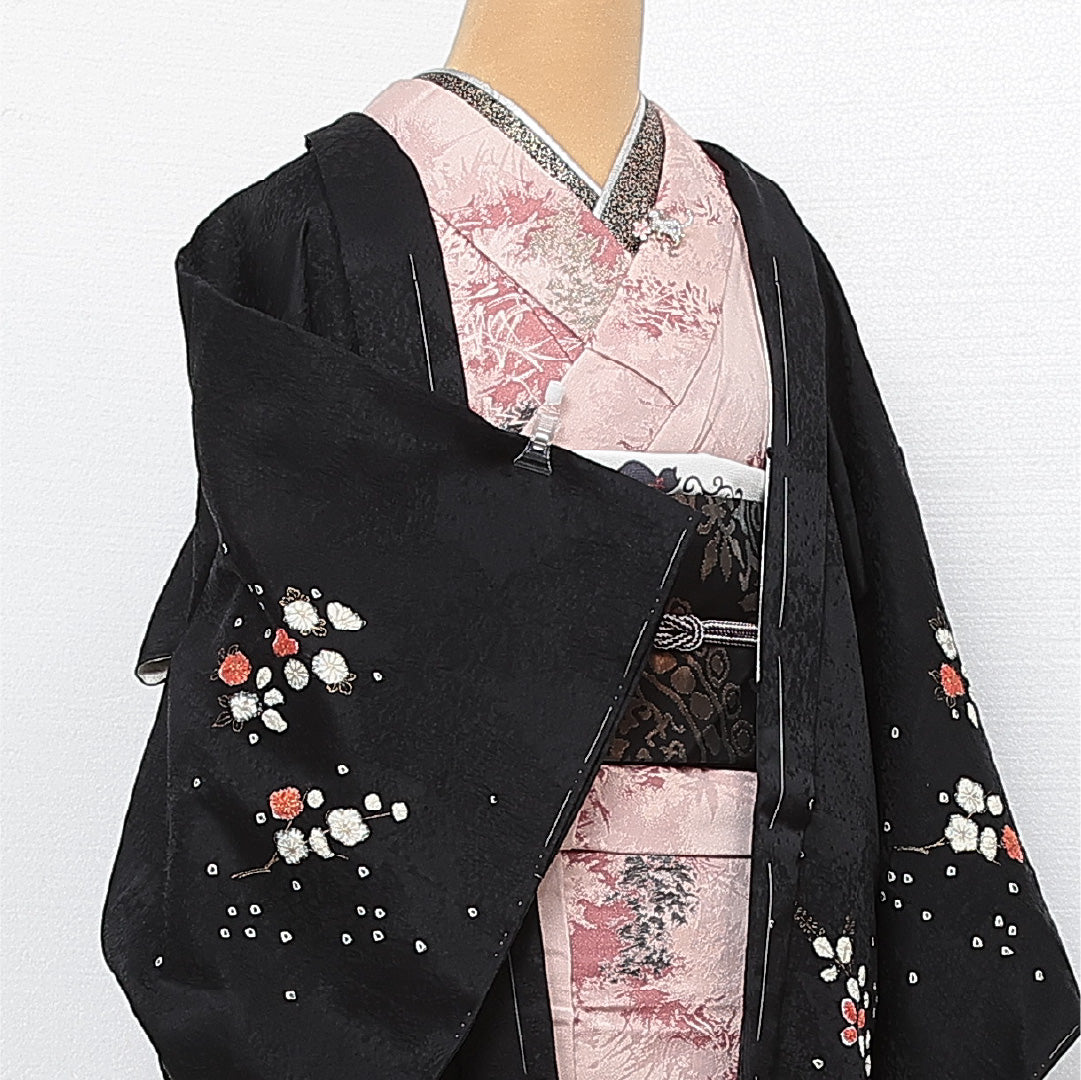 未使用品 絵羽羽織 袷 身丈77cm 裄丈62cm 正絹 Nランク インフォーマル Sサイズ 金彩 しつけ糸 花柄 黒系 RP 1234-13783