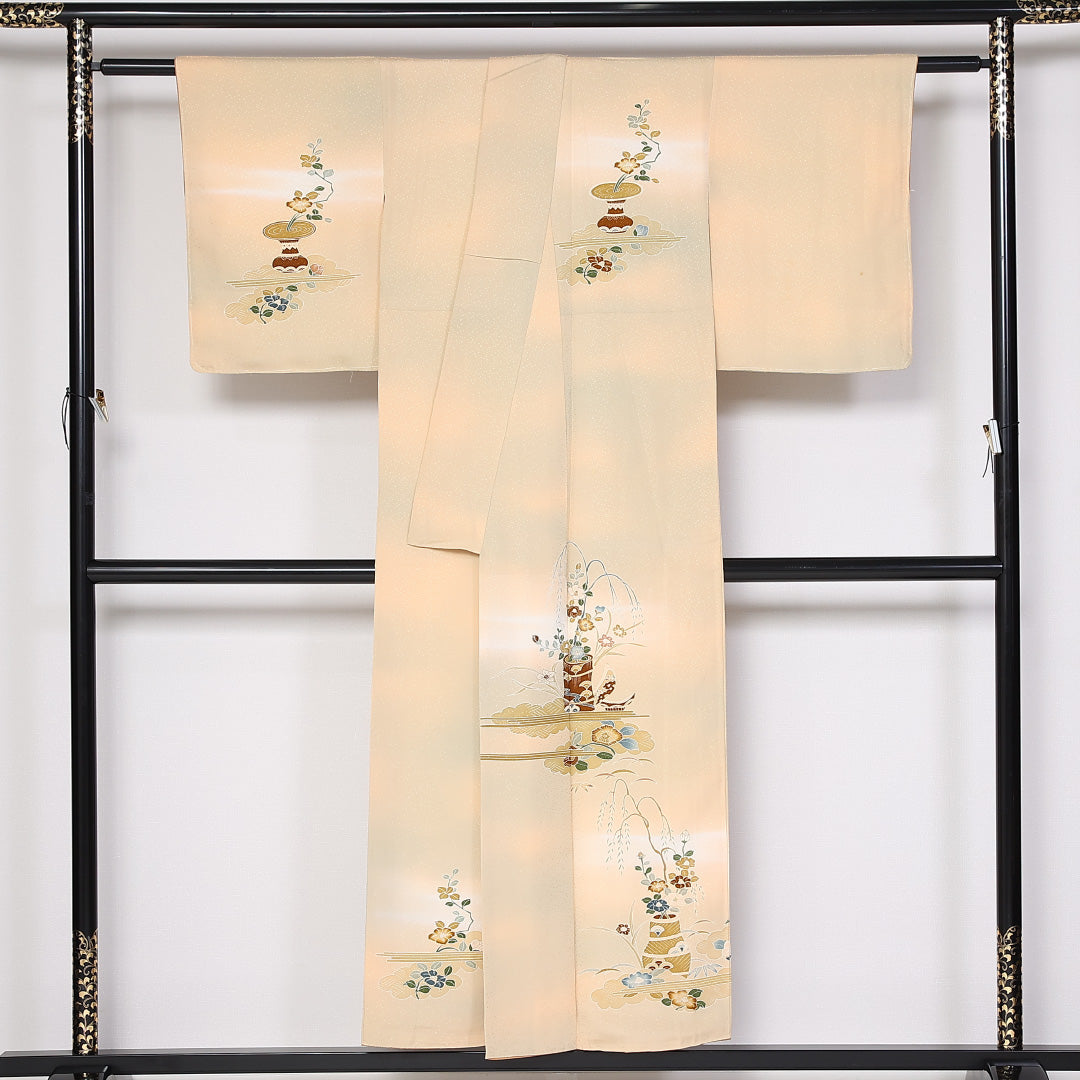 付下げ 袷 身丈149cm 裄丈61cm 正絹 Cランク インフォーマル 広衿 XSサイズ ぼかし染 金彩 生け花 クリーム系 HP 1218-04785