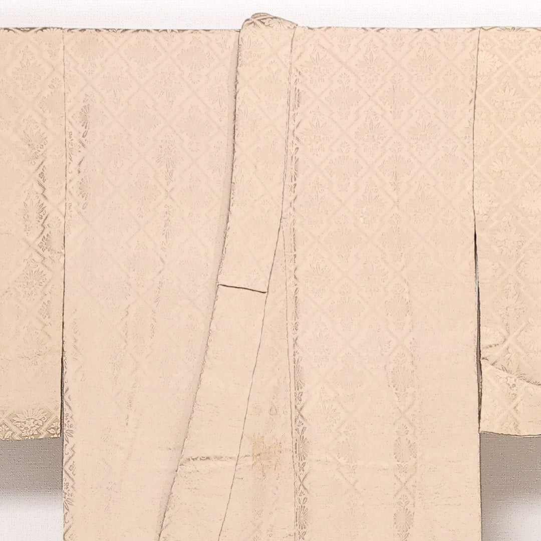 色無地 袷 身丈152cm 裄丈61cm 正絹 Aランク インフォーマル バチ衿 Sサイズ 松皮菱 菊 笹 クリーム系 RP 1219-13379