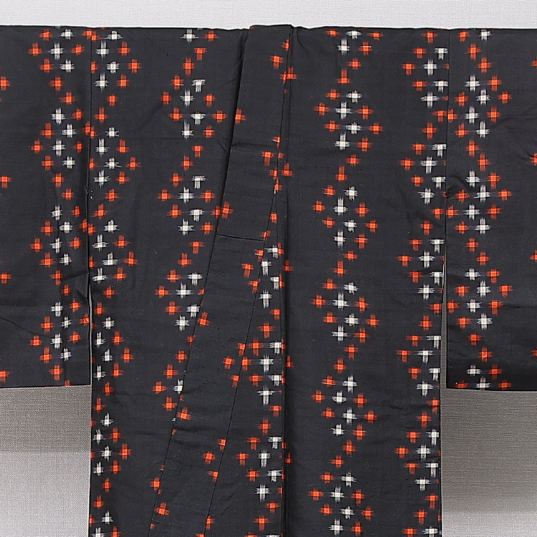 アンティーク 紬(銘仙) 袷 身丈161cm 裄丈62cm 正絹 Bランク Lサイズ バチ衿 十字絣 黒系 1216-15610